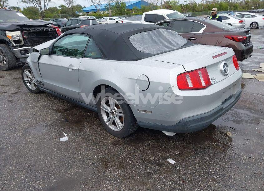 Photo 3 of 2010 Ford Mustang V6/V6 PREMIUM (VIN 1ZVBP8EN8A5169594)
