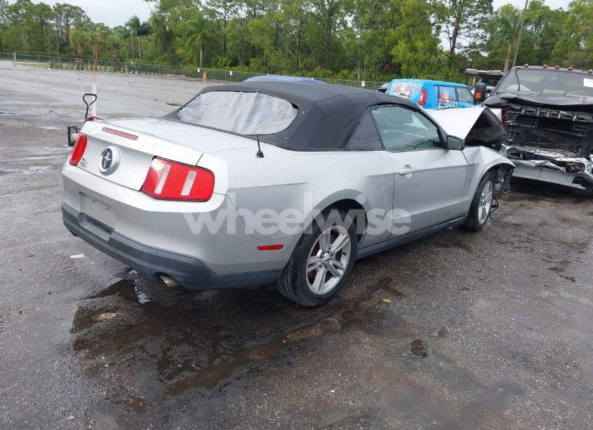 Photo 4 of 2010 Ford Mustang V6/V6 PREMIUM (VIN 1ZVBP8EN8A5169594)