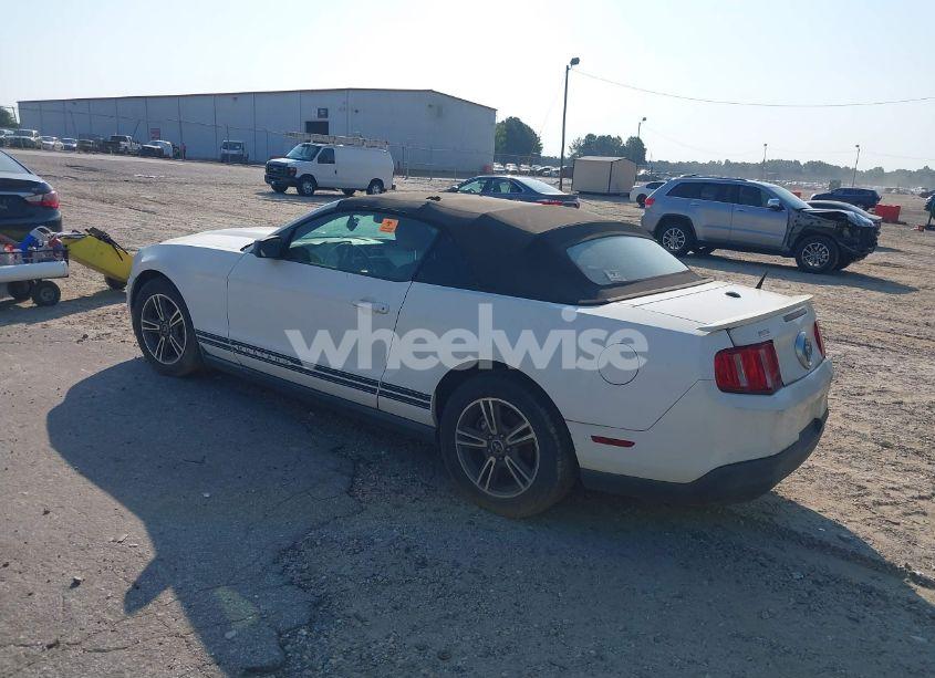 Photo 3 of 2010 Ford Mustang V6/V6 PREMIUM (VIN 1ZVBP8EN8A5170552)