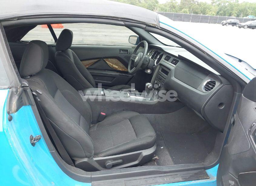 Photo 5 of 2010 Ford Mustang V6/V6 PREMIUM (VIN 1ZVBP8EN8A5179686)