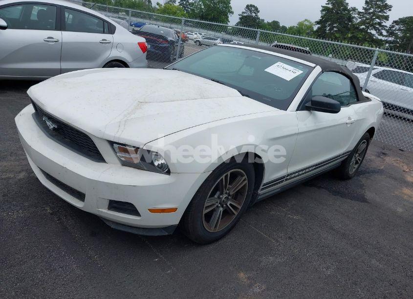 Photo 2 of 2010 Ford Mustang V6 PREMIUM (VIN 1ZVBP8ENXA5167037)