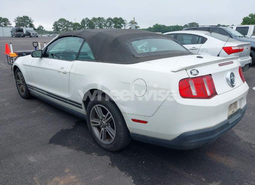 Photo 3 of 2010 Ford Mustang V6 PREMIUM (VIN 1ZVBP8ENXA5167037)