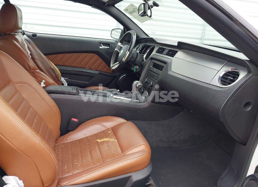 Photo 5 of 2010 Ford Mustang V6 PREMIUM (VIN 1ZVBP8ENXA5167037)