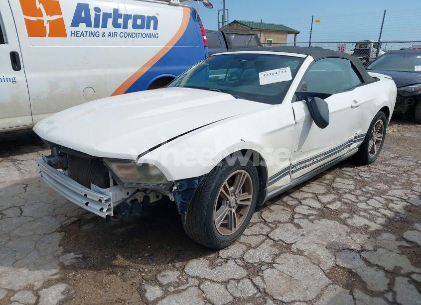 Photo 2 of 2010 Ford Mustang V6/V6 PREMIUM (VIN 1ZVBP8ENXA5179088)