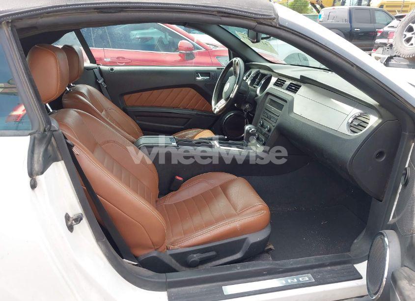 Photo 5 of 2010 Ford Mustang V6/V6 PREMIUM (VIN 1ZVBP8ENXA5179088)