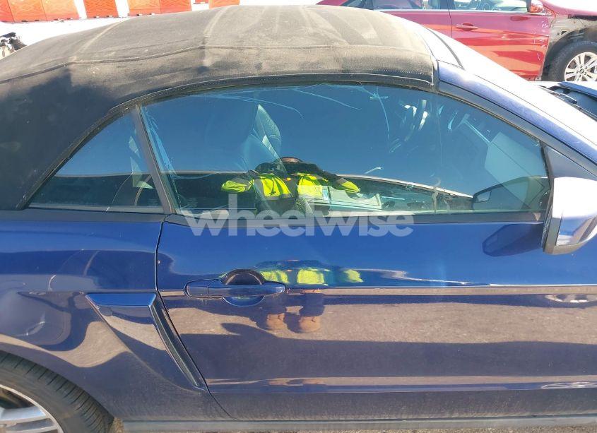 Photo 13 of 2011 Ford Mustang GT PREMIUM (VIN 1ZVBP8FF0B5137425)