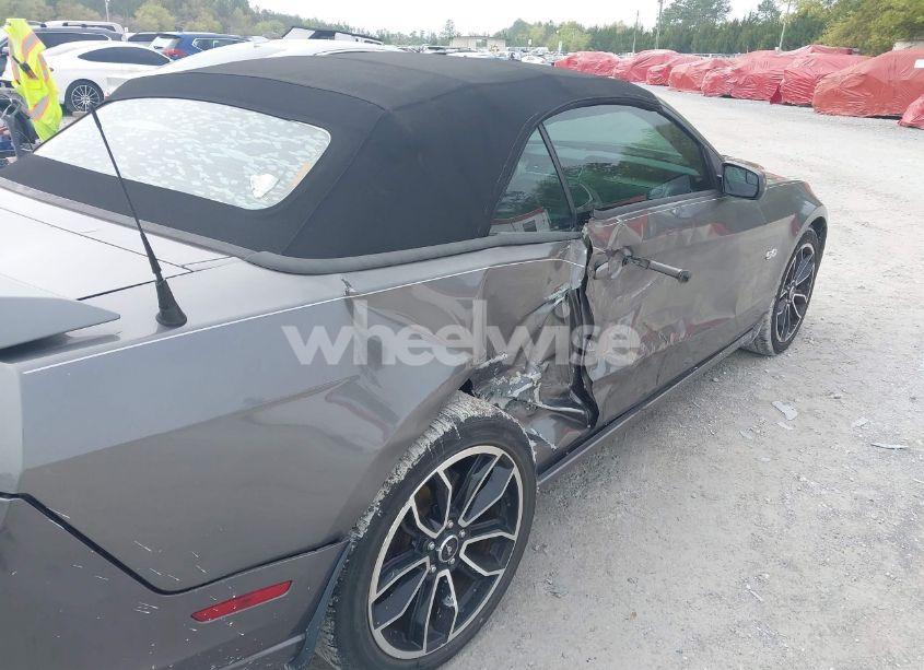 Photo 6 of 2014 Ford Mustang GT PREMIUM (VIN 1ZVBP8FF1E5330493)