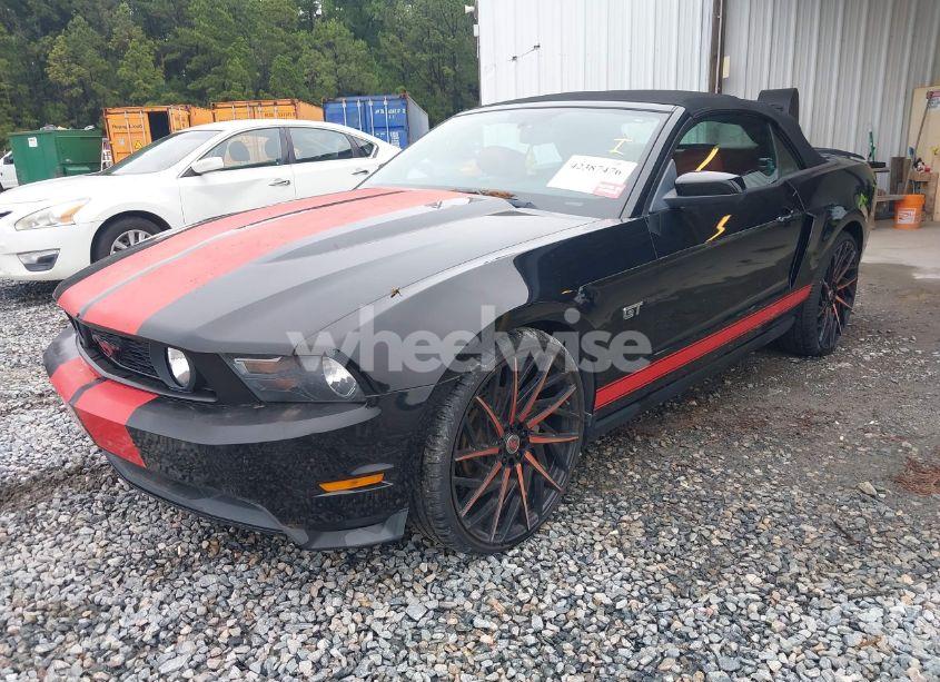 Photo 2 of 2010 Ford Mustang GT PREMIUM (VIN 1ZVBP8FH9A5101068)