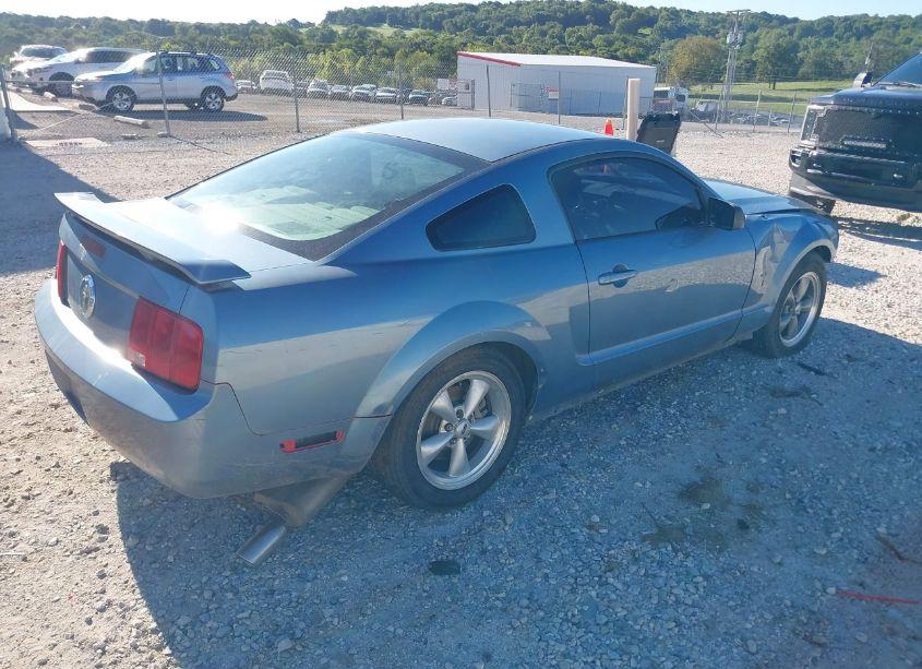 Photo 4 of 2005 Ford Mustang V6 DELUXE/V6 PREMIUM (VIN 1ZVFT80N055121419)