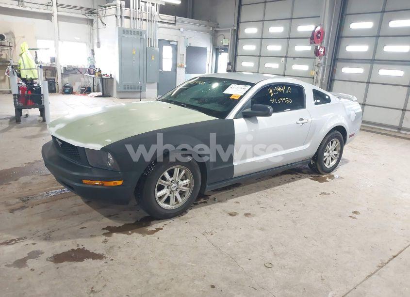 Photo 2 of 2006 Ford Mustang V6 (VIN 1ZVFT80N065191049)