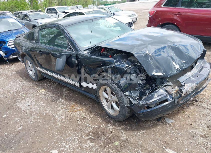 2007 Ford Mustang V6 DELUXE/V6 PREMIUM (VIN 1ZVFT80N075221362) main photo