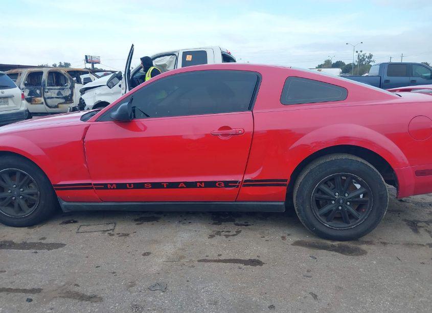 Photo 15 of 2005 Ford Mustang V6 DELUXE/V6 PREMIUM (VIN 1ZVFT80N155107898)