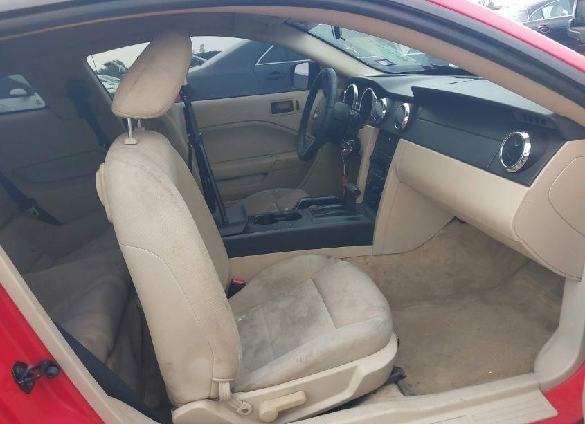 Photo 5 of 2005 Ford Mustang V6 DELUXE/V6 PREMIUM (VIN 1ZVFT80N155107898)