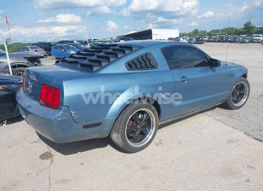 Photo 4 of 2005 Ford Mustang V6 DELUXE/V6 PREMIUM (VIN 1ZVFT80N155168894)