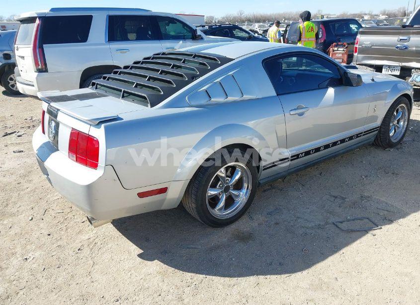 Photo 4 of 2007 Ford Mustang V6 DELUXE/V6 PREMIUM (VIN 1ZVFT80N175238980)
