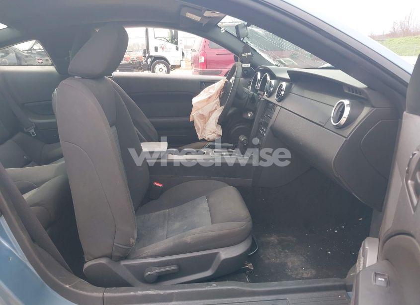 Photo 5 of 2007 Ford Mustang V6 DELUXE/V6 PREMIUM (VIN 1ZVFT80N175266312)