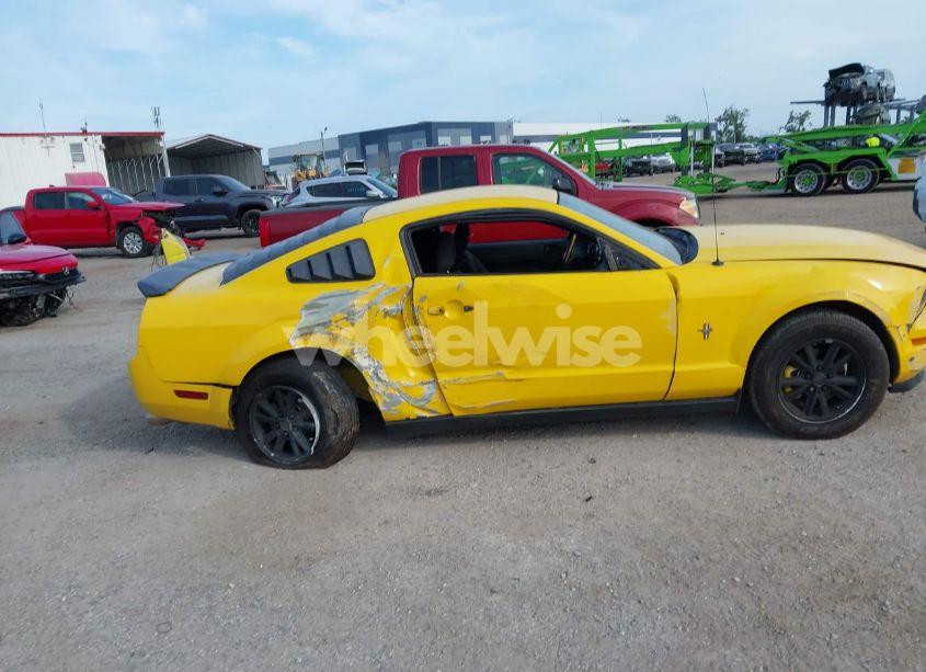 Photo 13 of 2005 Ford Mustang V6 DELUXE/V6 PREMIUM (VIN 1ZVFT80N255136181)