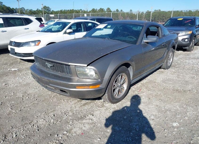 Photo 2 of 2005 Ford Mustang V6 DELUXE/V6 PREMIUM (VIN 1ZVFT80N255139632)