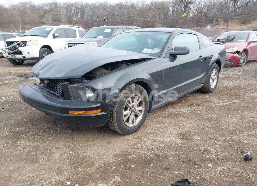 Photo 2 of 2007 Ford Mustang V6 DELUXE/V6 PREMIUM (VIN 1ZVFT80N275239376)