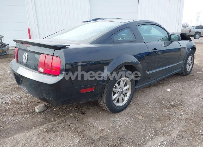 Photo 4 of 2007 Ford Mustang V6 DELUXE/V6 PREMIUM (VIN 1ZVFT80N275239376)