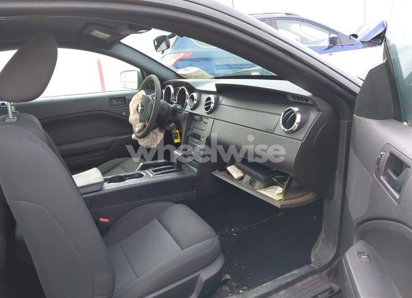 Photo 5 of 2007 Ford Mustang V6 DELUXE/V6 PREMIUM (VIN 1ZVFT80N275239376)