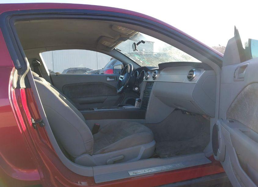 Photo 5 of 2007 Ford Mustang V6 DELUXE/V6 PREMIUM (VIN 1ZVFT80N275256193)