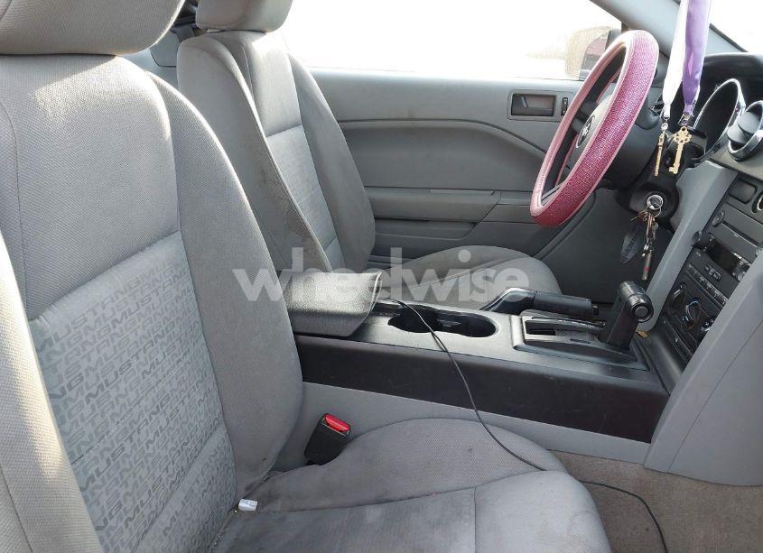 Photo 5 of 2007 Ford Mustang V6 DELUXE/V6 PREMIUM (VIN 1ZVFT80N275281742)