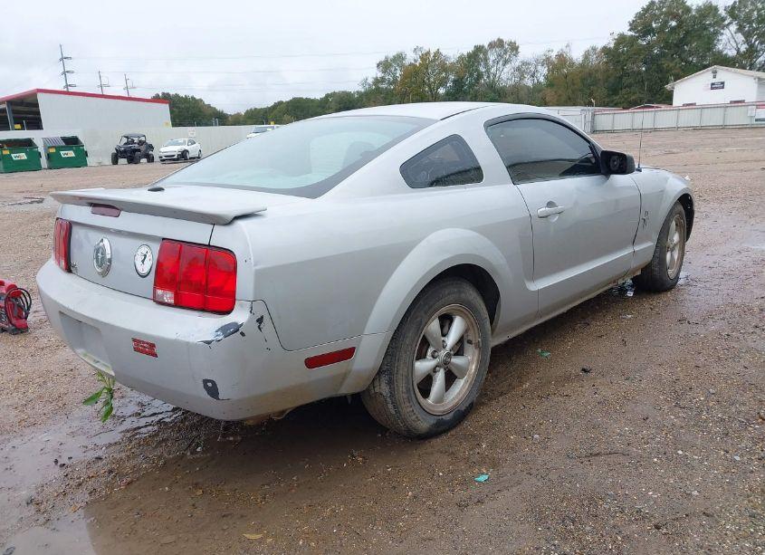 Photo 4 of 2007 Ford Mustang V6 DELUXE/V6 PREMIUM (VIN 1ZVFT80N275342894)