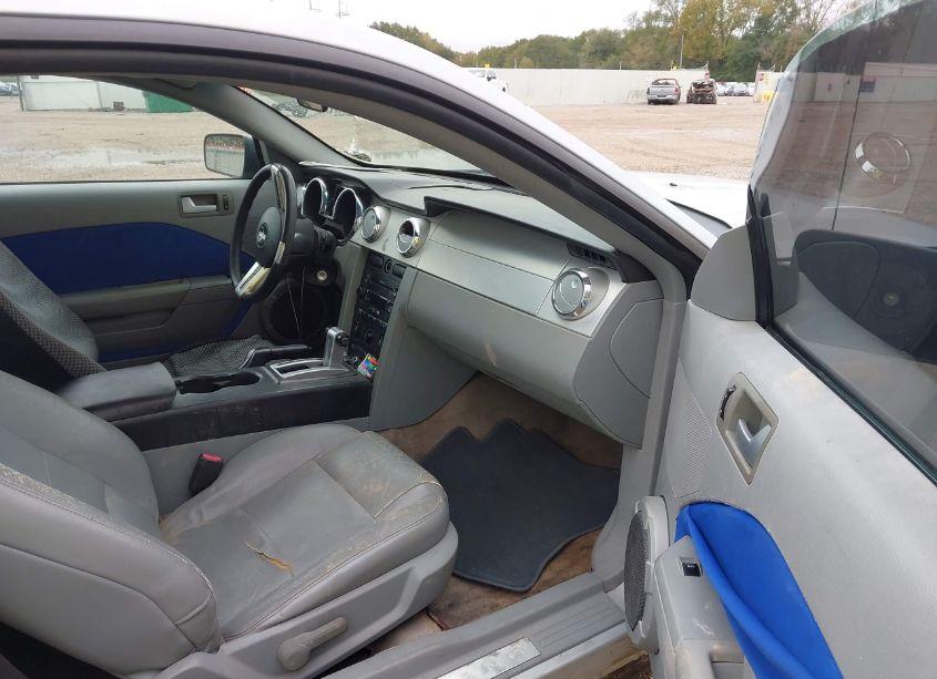 Photo 5 of 2007 Ford Mustang V6 DELUXE/V6 PREMIUM (VIN 1ZVFT80N275342894)