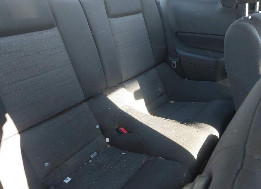 Photo 8 of 2005 Ford Mustang V6 DELUXE/V6 PREMIUM (VIN 1ZVFT80N355131992)