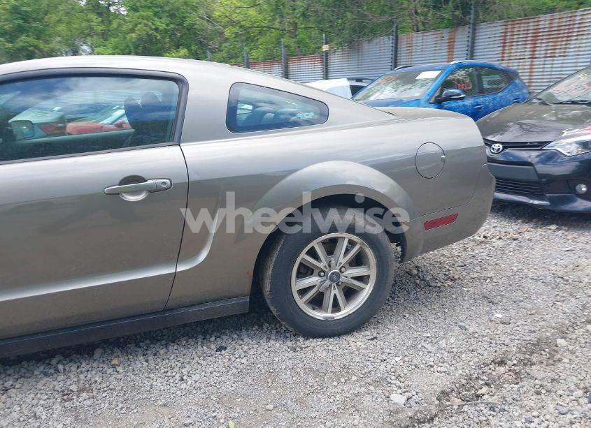 Photo 14 of 2005 Ford Mustang V6 DELUXE/V6 PREMIUM (VIN 1ZVFT80N355160005)