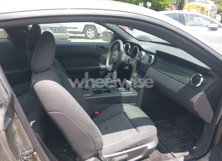 Photo 5 of 2005 Ford Mustang V6 DELUXE/V6 PREMIUM (VIN 1ZVFT80N355160005)