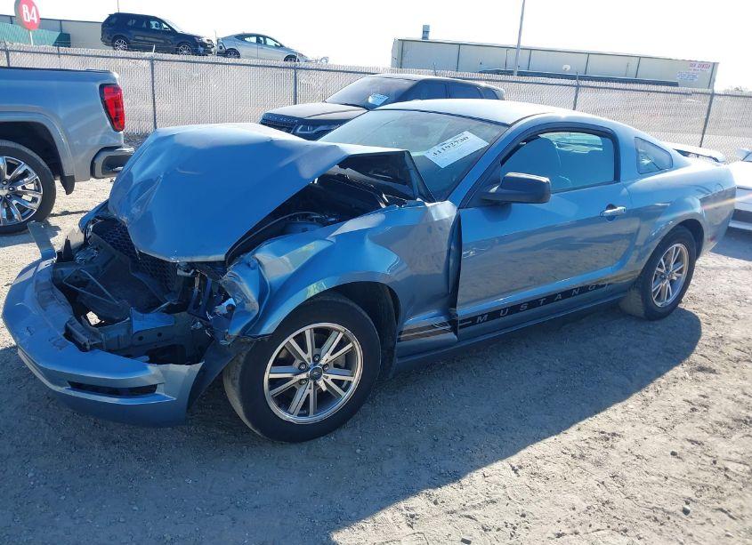 Photo 2 of 2005 Ford Mustang V6 DELUXE/V6 PREMIUM (VIN 1ZVFT80N355166919)