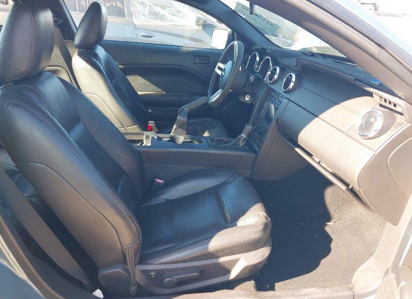 Photo 5 of 2005 Ford Mustang V6 DELUXE/V6 PREMIUM (VIN 1ZVFT80N355166919)