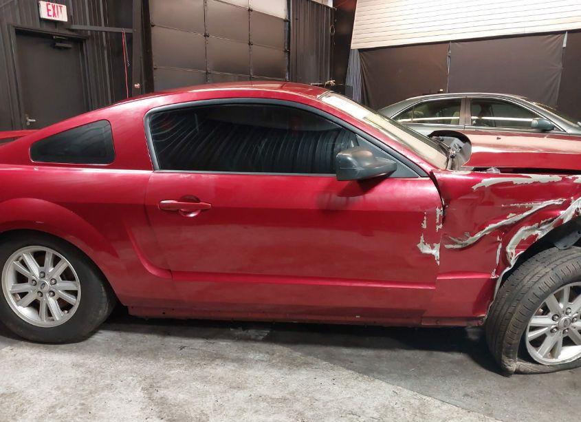 Photo 14 of 2005 Ford Mustang V6 DELUXE/V6 PREMIUM (VIN 1ZVFT80N355223913)