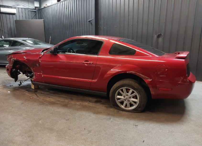 Photo 3 of 2005 Ford Mustang V6 DELUXE/V6 PREMIUM (VIN 1ZVFT80N355223913)