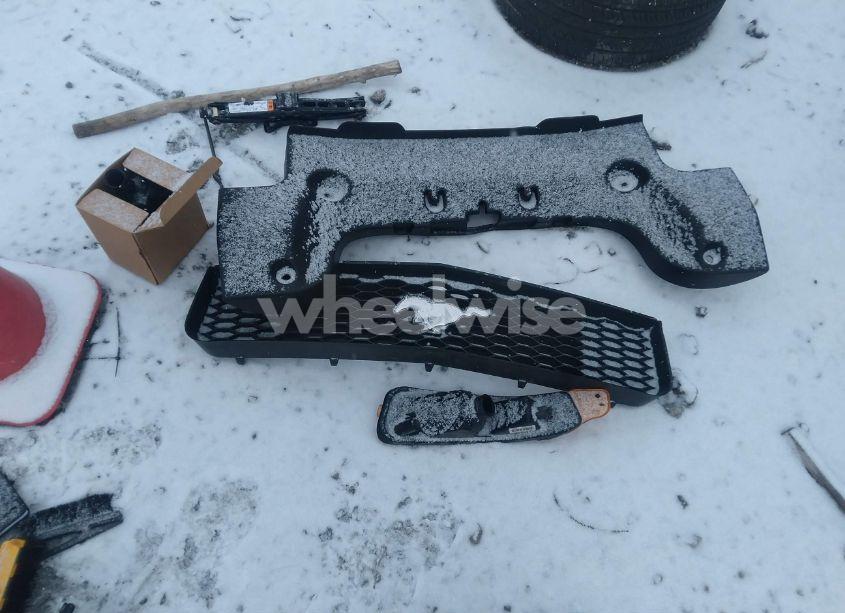 Photo 12 of 2005 Ford Mustang V6 DELUXE/V6 PREMIUM (VIN 1ZVFT80N355225631)