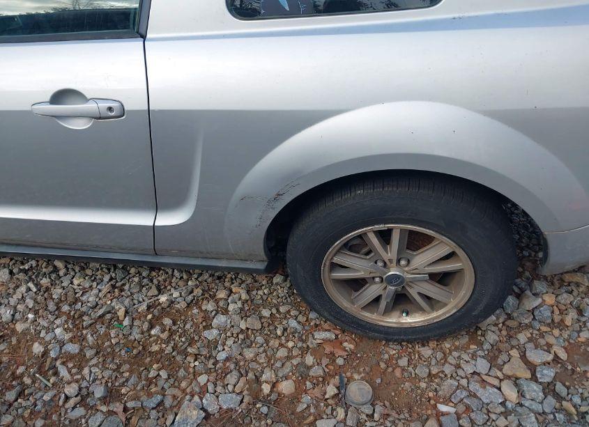 Photo 14 of 2005 Ford Mustang V6 DELUXE/V6 PREMIUM (VIN 1ZVFT80N355238394)