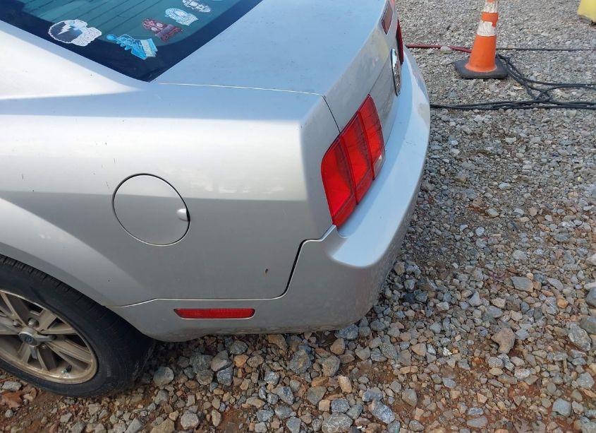 Photo 15 of 2005 Ford Mustang V6 DELUXE/V6 PREMIUM (VIN 1ZVFT80N355238394)
