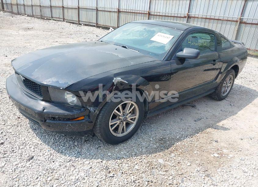 Photo 2 of 2005 Ford Mustang V6 DELUXE/V6 PREMIUM (VIN 1ZVFT80N355240212)