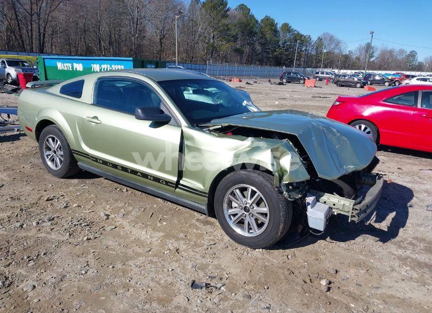 2005 Ford Mustang V6 DELUXE/V6 PREMIUM (VIN 1ZVFT80N355242672) main photo
