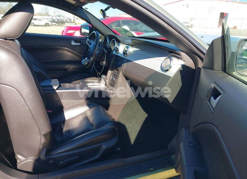 Photo 5 of 2005 Ford Mustang V6 DELUXE/V6 PREMIUM (VIN 1ZVFT80N355242672)