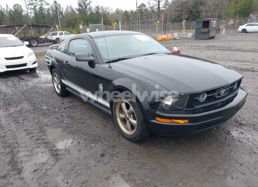 2006 Ford Mustang V6 (VIN 1ZVFT80N365207776) main photo