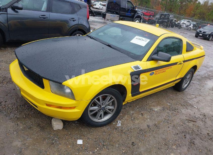 Photo 2 of 2005 Ford Mustang V6 DELUXE/V6 PREMIUM (VIN 1ZVFT80N455118720)