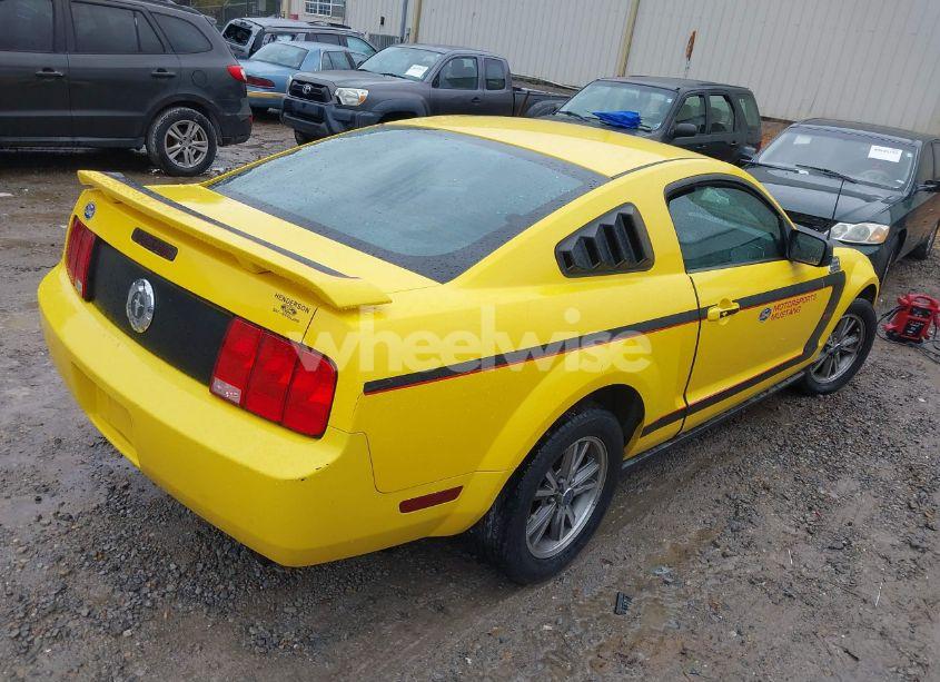 Photo 4 of 2005 Ford Mustang V6 DELUXE/V6 PREMIUM (VIN 1ZVFT80N455118720)