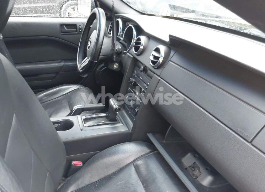 Photo 5 of 2005 Ford Mustang V6 DELUXE/V6 PREMIUM (VIN 1ZVFT80N455118720)