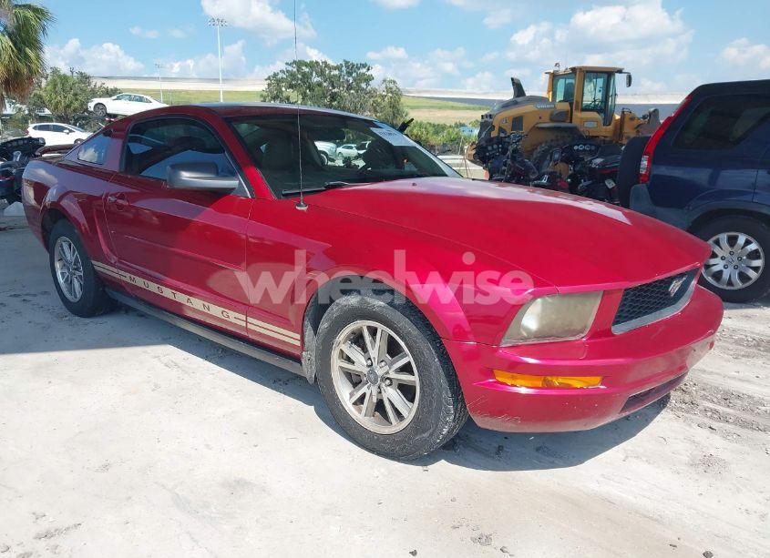 2005 Ford Mustang V6 DELUXE/V6 PREMIUM (VIN 1ZVFT80N455170297) main photo