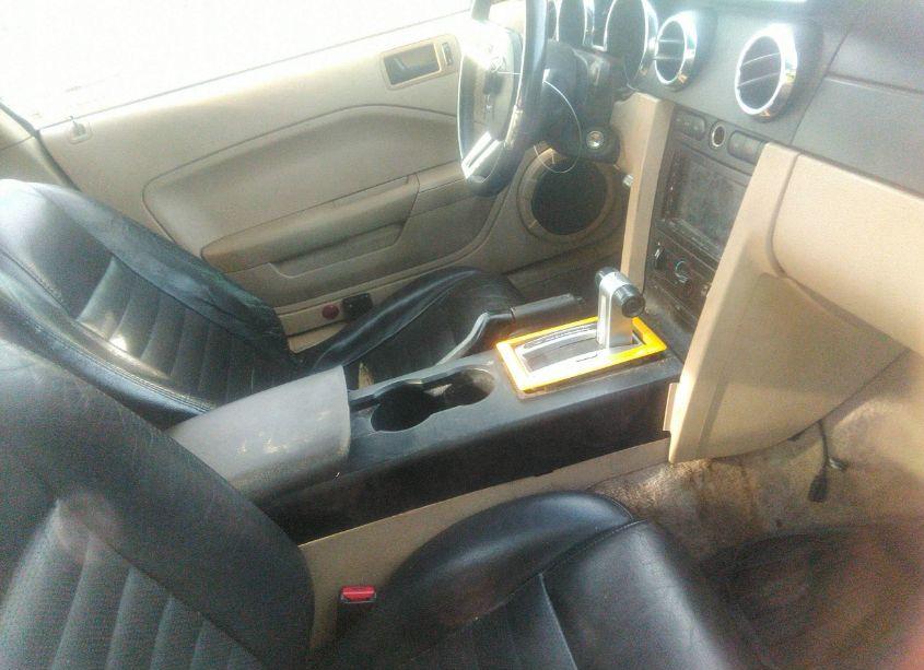 Photo 5 of 2005 Ford Mustang V6 DELUXE/V6 PREMIUM (VIN 1ZVFT80N455183082)