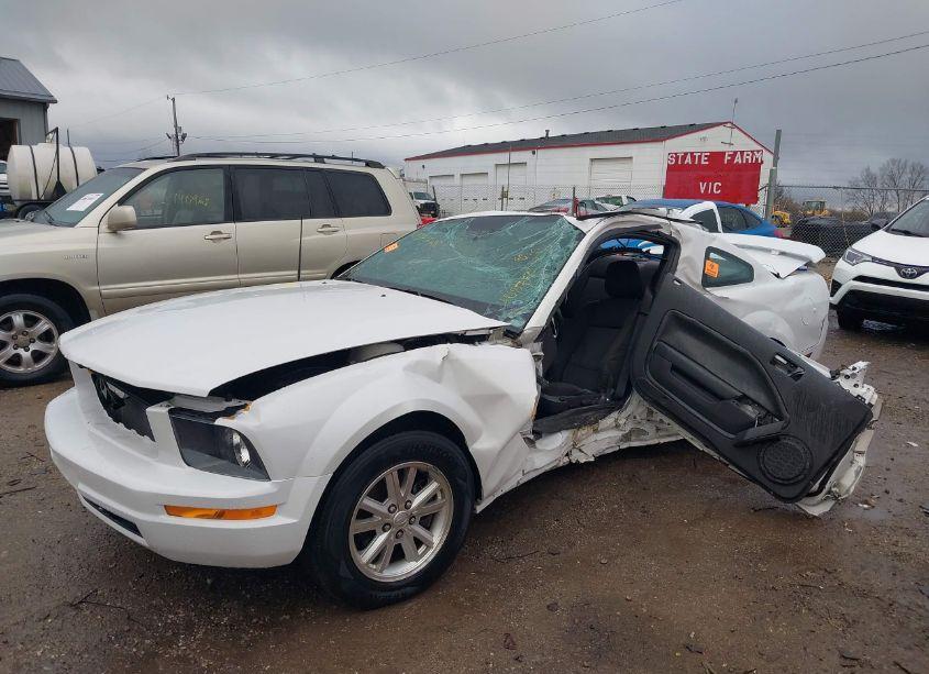 Photo 2 of 2005 Ford Mustang V6 DELUXE/V6 PREMIUM (VIN 1ZVFT80N455212502)