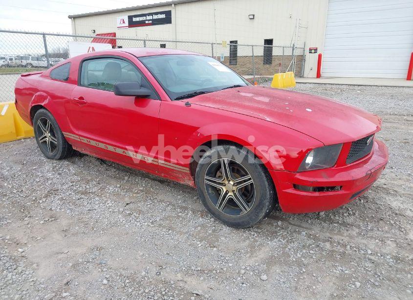 2007 Ford Mustang V6 DELUXE/V6 PREMIUM (VIN 1ZVFT80N475246636) main photo